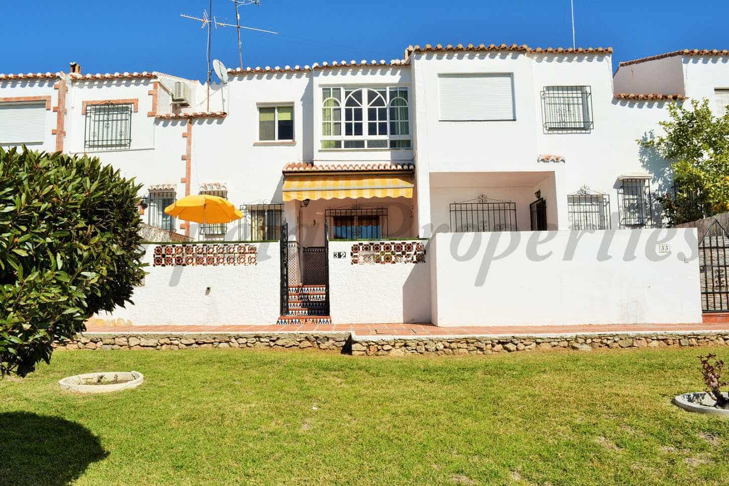 3 soveværelse Byhus til leje i Nerja med swimmingpool garage - € 1.100 (Ref: 10057560)