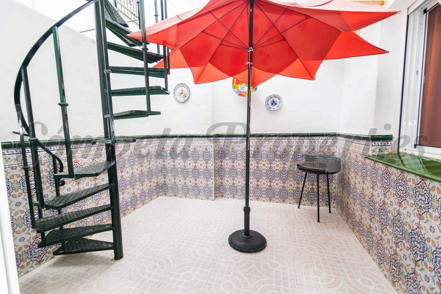 3 soveværelse Byhus til leje i Nerja med swimmingpool garage - € 1.100 (Ref: 10057560)