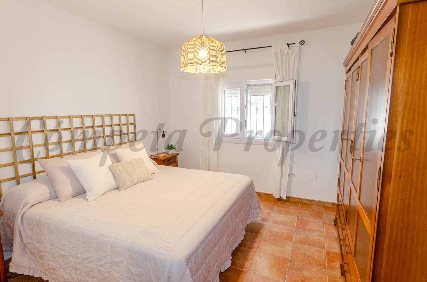3 bedroom Villa for rent in Canillas de Albaida with pool - € 1,875 (Ref: 10059519)
