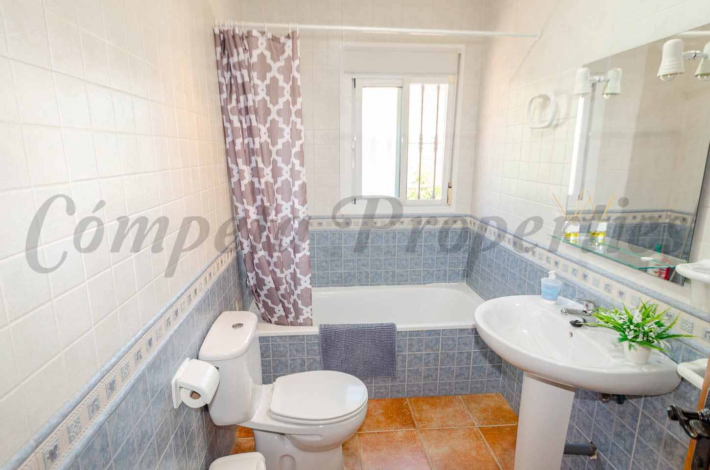 3 bedroom Villa for rent in Canillas de Albaida with pool - € 1,875 (Ref: 10059519)