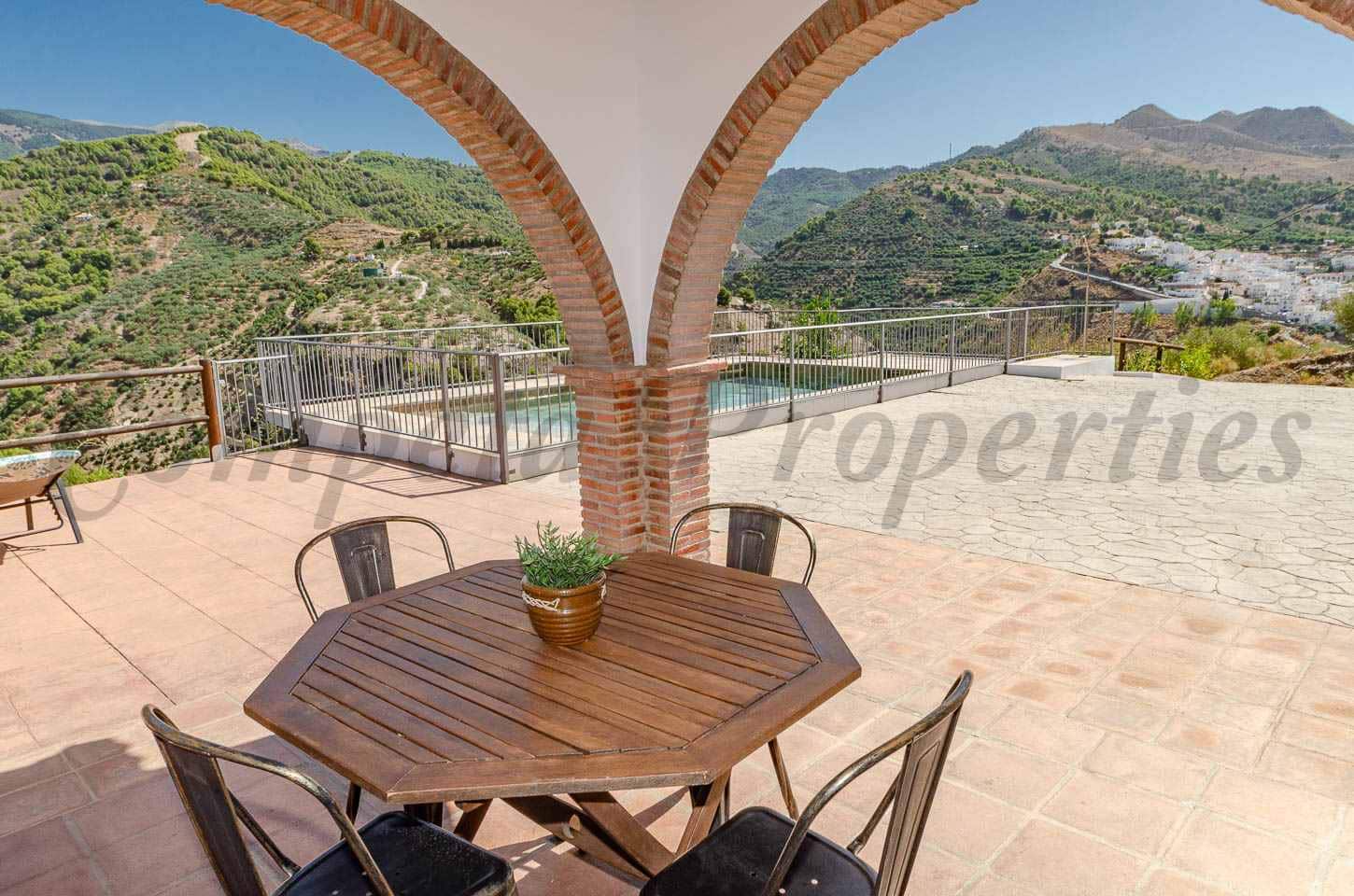 3 bedroom Villa for rent in Canillas de Albaida with pool - € 1,875 (Ref: 10059519)