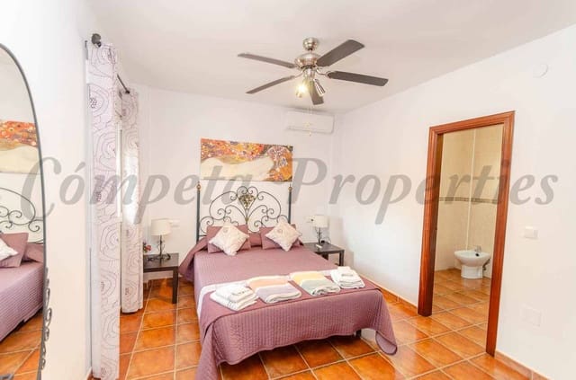 3 quarto Quinta/Casa Rural para venda em Cómpeta com piscina garagem - 525 000 € (Ref: 10060211)