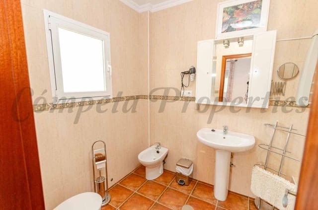 3 quarto Quinta/Casa Rural para venda em Cómpeta com piscina garagem - 525 000 € (Ref: 10060211)