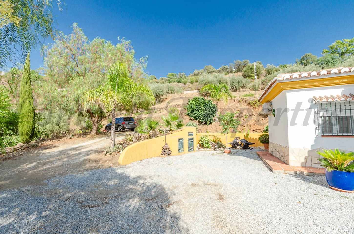 3 quarto Quinta/Casa Rural para venda em Competa com piscina garagem - 525 000 € (Ref: 10060211)