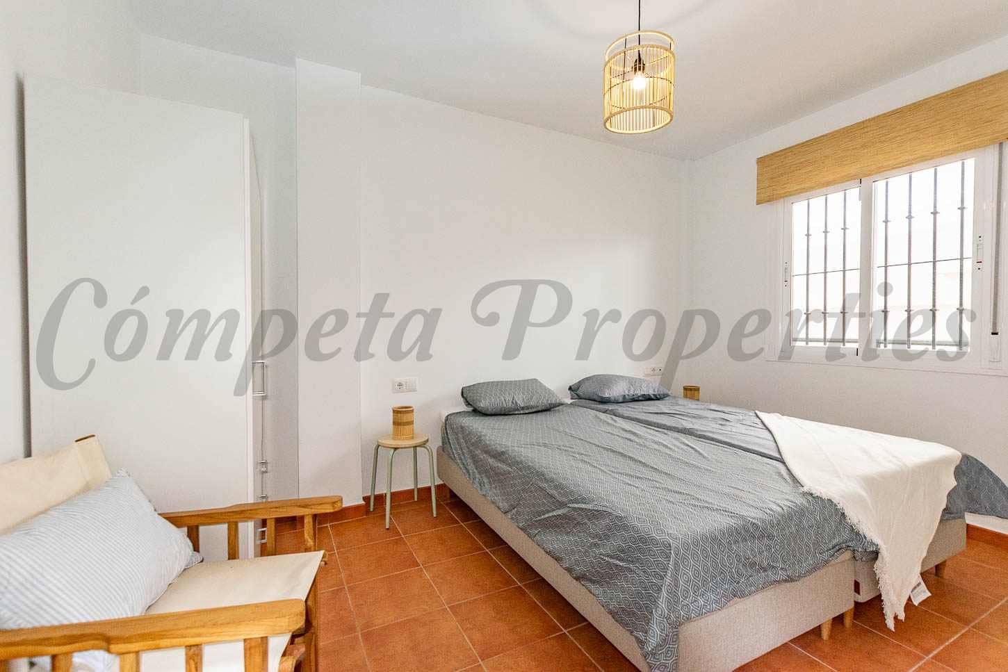 2 soveværelse Lejlighed til leje i Competa med swimmingpool garage - € 875 (Ref: 10064926)