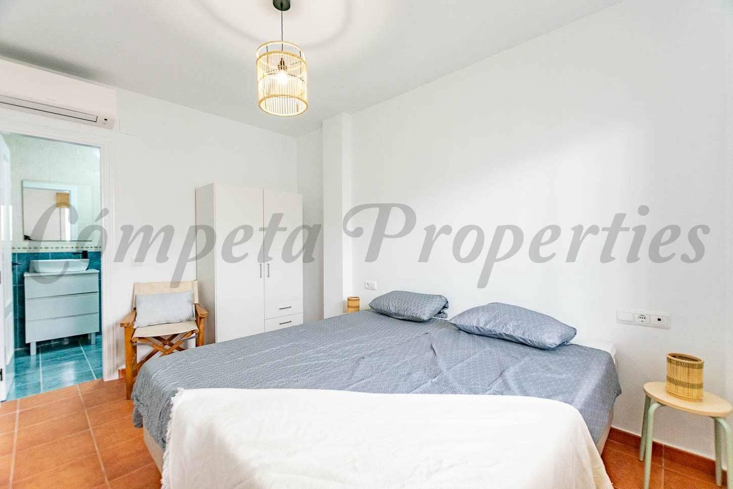 2 bedroom Apartment for rent in Competa with pool garage - € 875 (Ref: 10075674)