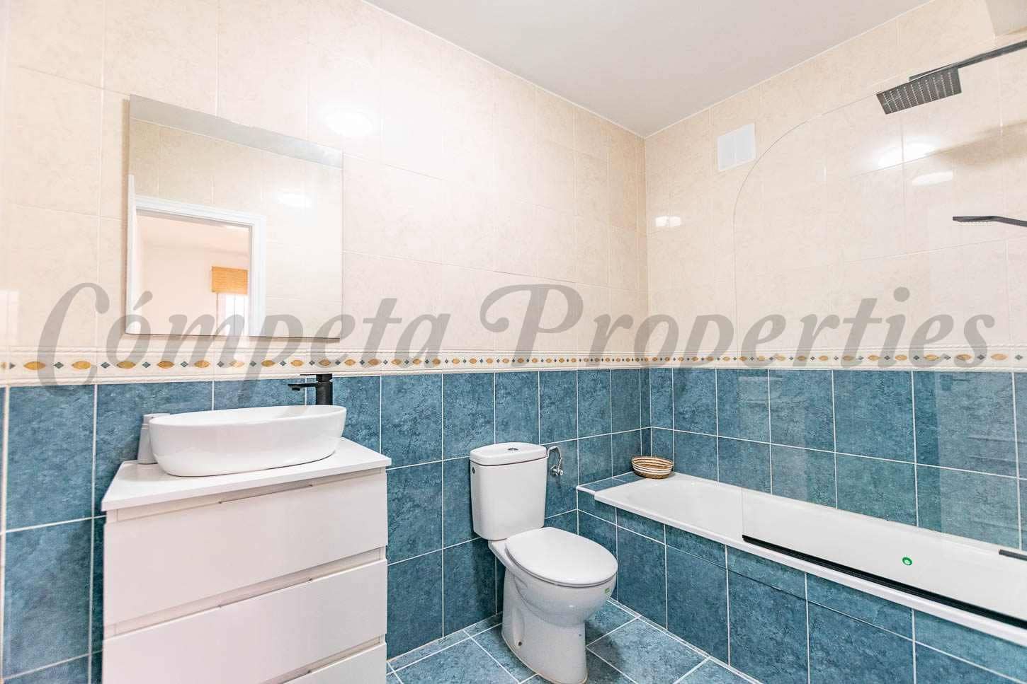 2 bedroom Apartment for rent in Competa with pool garage - € 875 (Ref: 10075674)