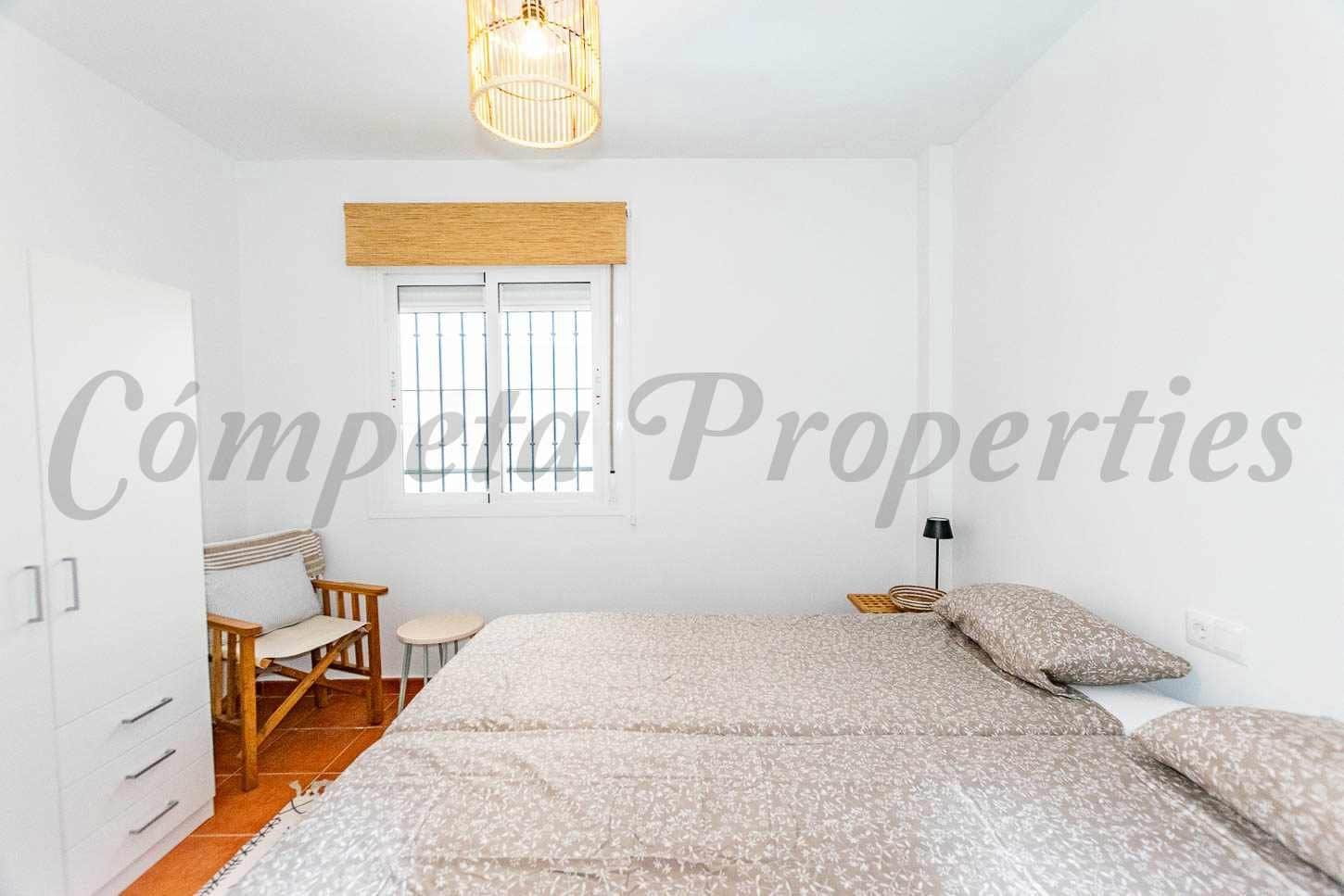 2 bedroom Apartment for rent in Competa with pool garage - € 875 (Ref: 10075674)