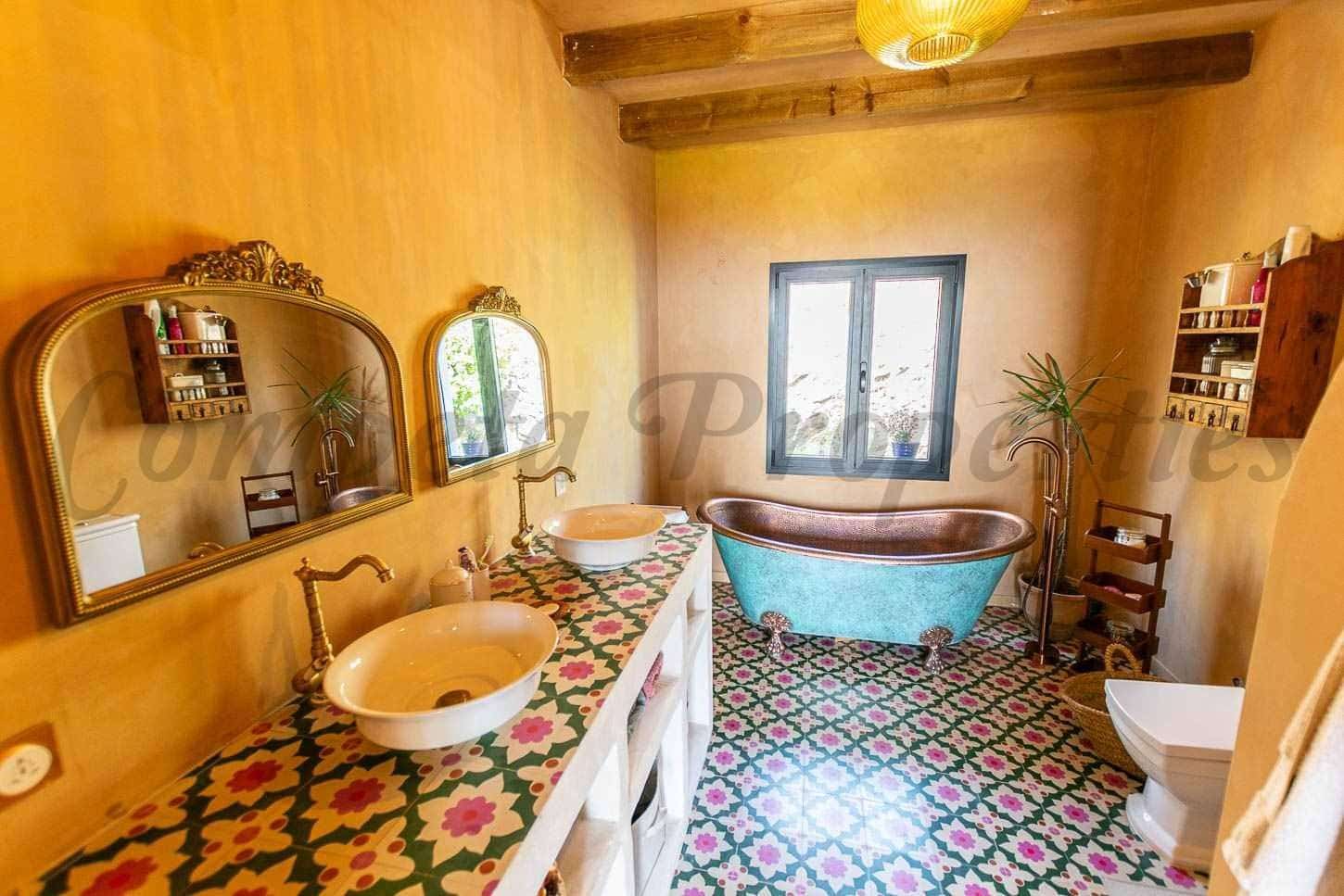 4 sypialnia Finka/Dom wiejski na sprzedaż w Arenas z basenem - 950 000 € (Ref: 10075675)
