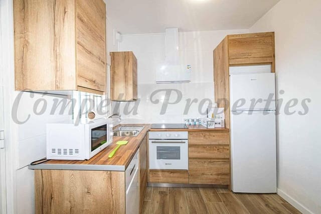 2 sypialnia Finka/Dom wiejski do wynajęcia w Torrox Pueblo, Torrox z basenem - 1 200 € (Ref: 10075679)