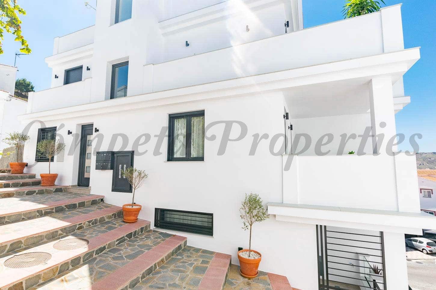 2 Zimmer Ferienapartment in Competa mit Pool Garage - 700 € (Ref: 10075682)
