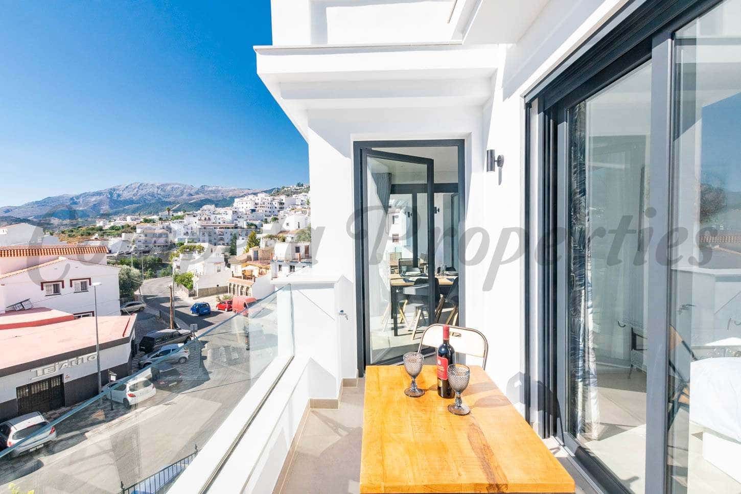 2 Zimmer Ferienapartment in Competa mit Pool Garage - 700 € (Ref: 10075682)