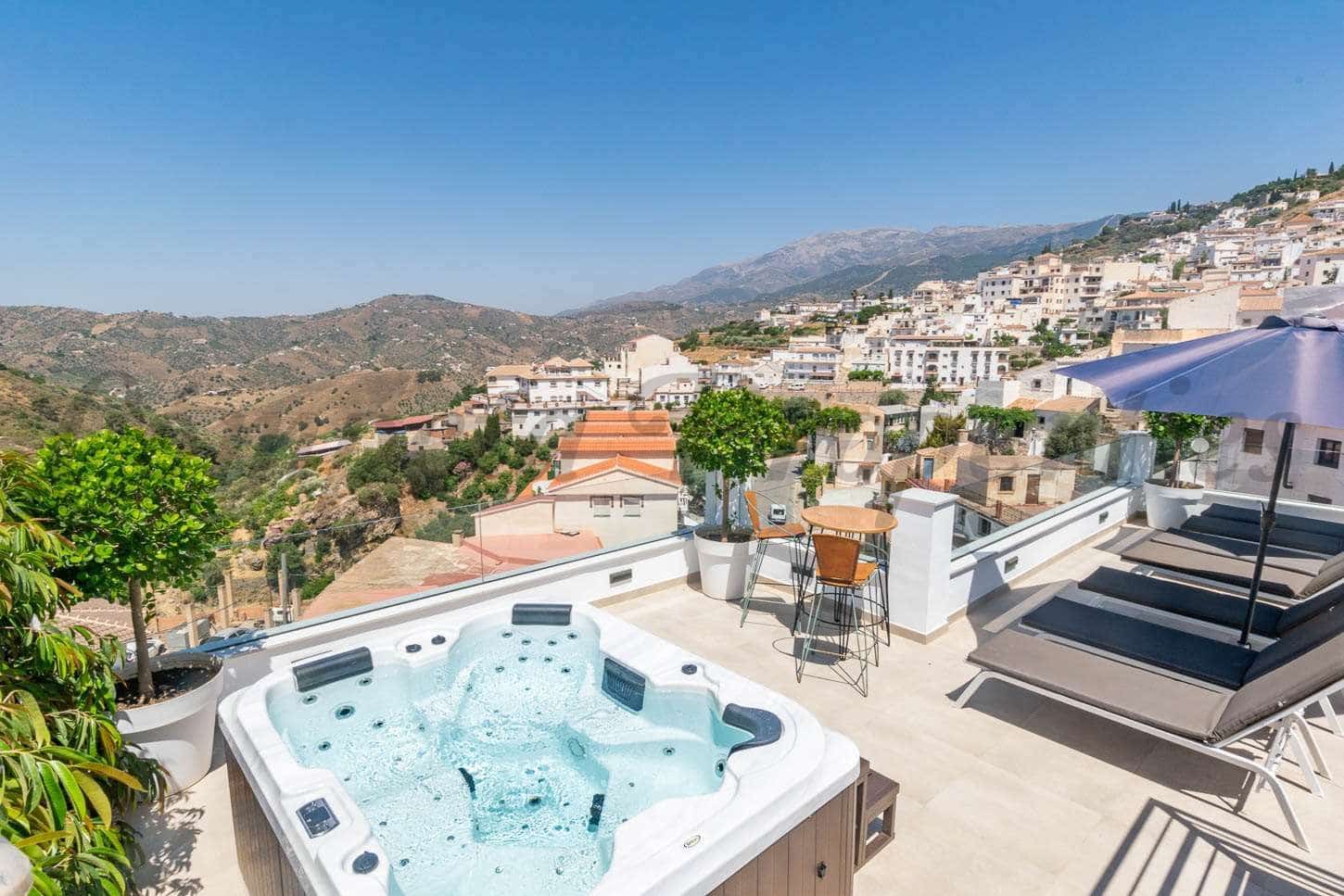 2 Zimmer Ferienapartment in Competa mit Pool Garage - 700 € (Ref: 10075682)