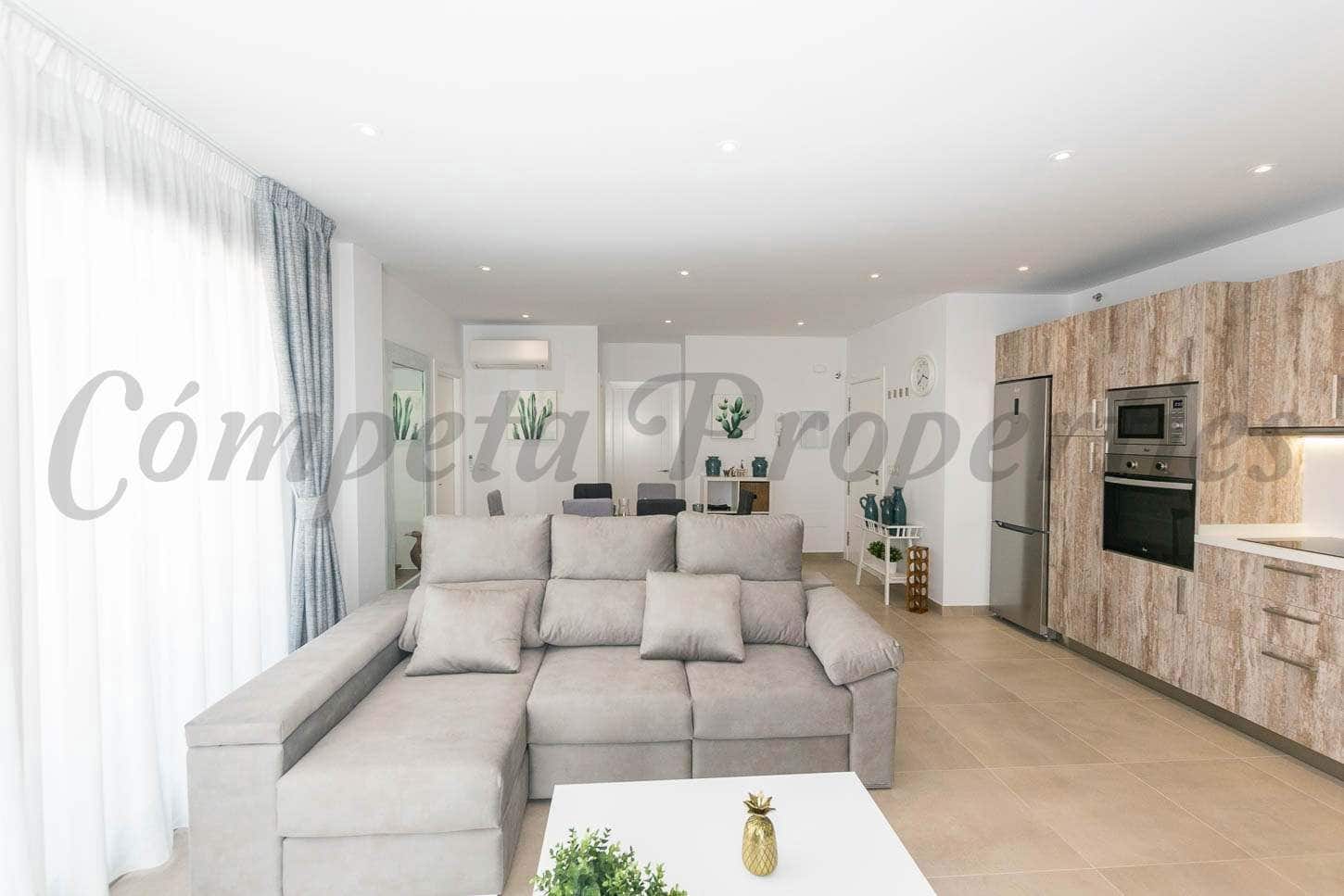   2 soveværelse   ferieLejlighed i Competa     - € 700 (Ref: 10075683)