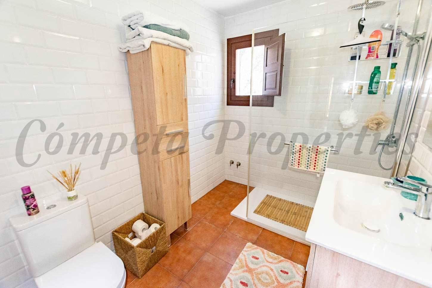 3 chambre Finca/Maison de Campagne à vendre à Archez avec garage - 310 000 € (Ref: 10075686)