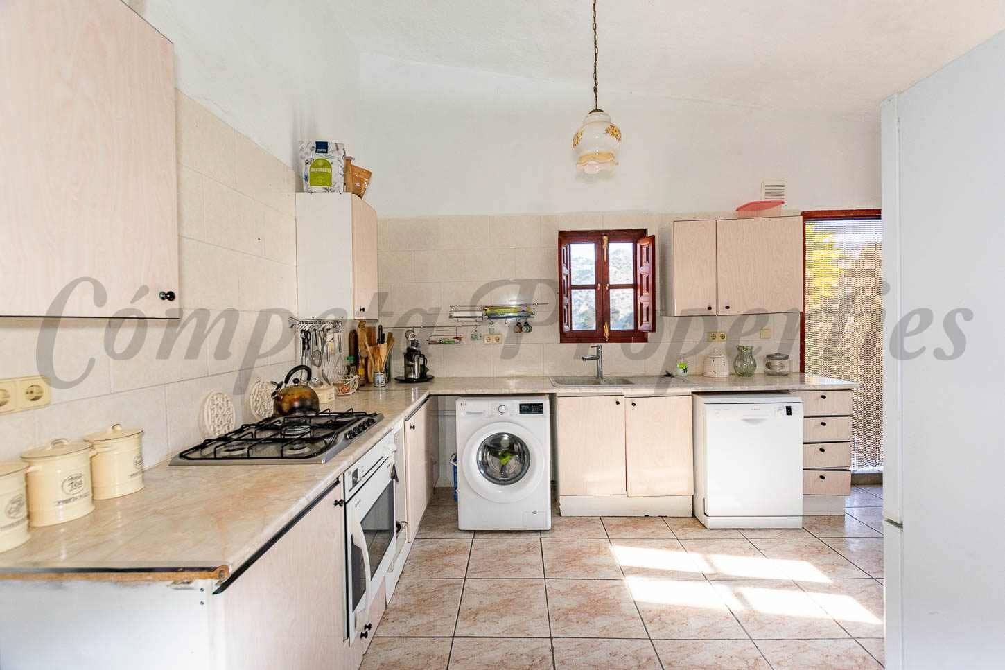 3 chambre Finca/Maison de Campagne à vendre à Archez avec garage - 310 000 € (Ref: 10075686)
