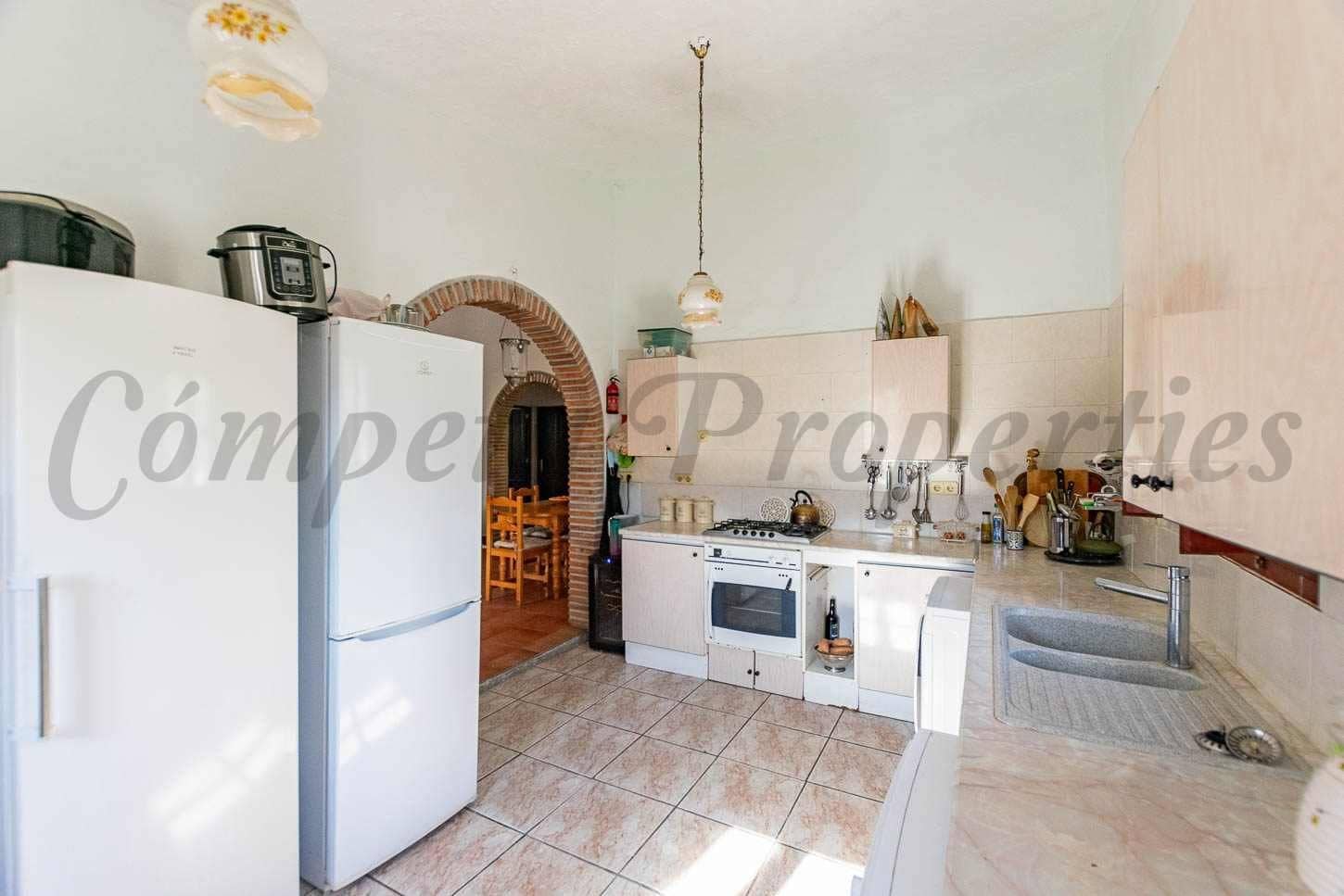 3 chambre Finca/Maison de Campagne à vendre à Archez avec garage - 310 000 € (Ref: 10075686)