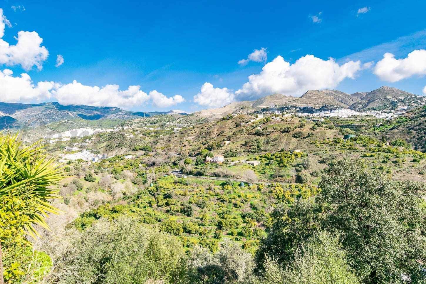 3 chambre Finca/Maison de Campagne à vendre à Archez avec garage - 310 000 € (Ref: 10075686)