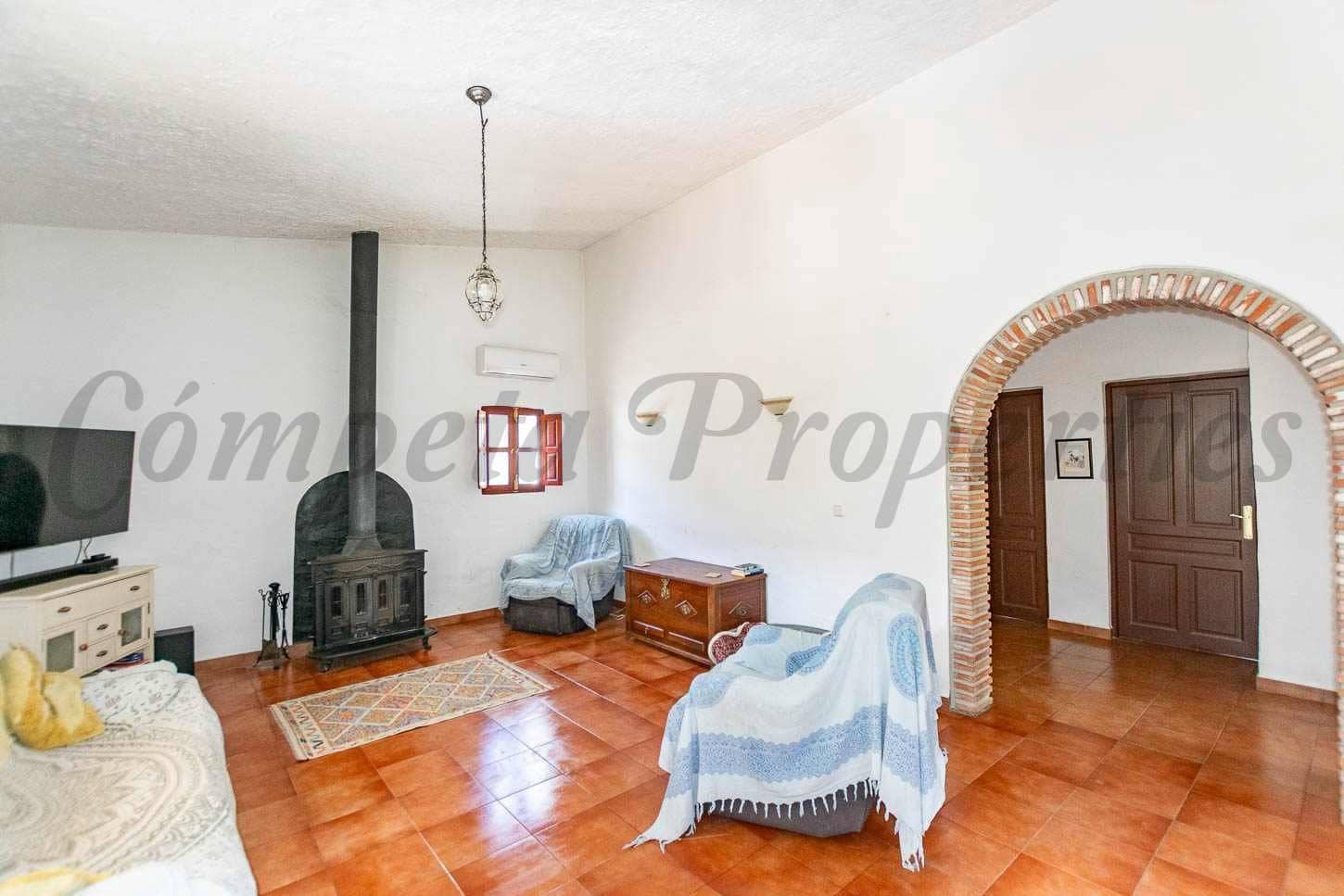 3 chambre Finca/Maison de Campagne à vendre à Archez avec garage - 310 000 € (Ref: 10075686)