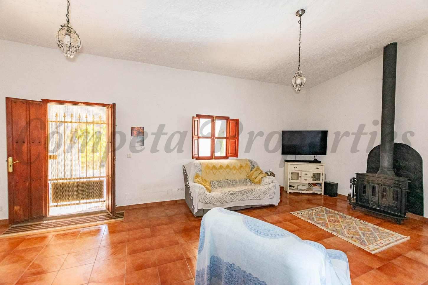 3 chambre Finca/Maison de Campagne à vendre à Archez avec garage - 310 000 € (Ref: 10075686)