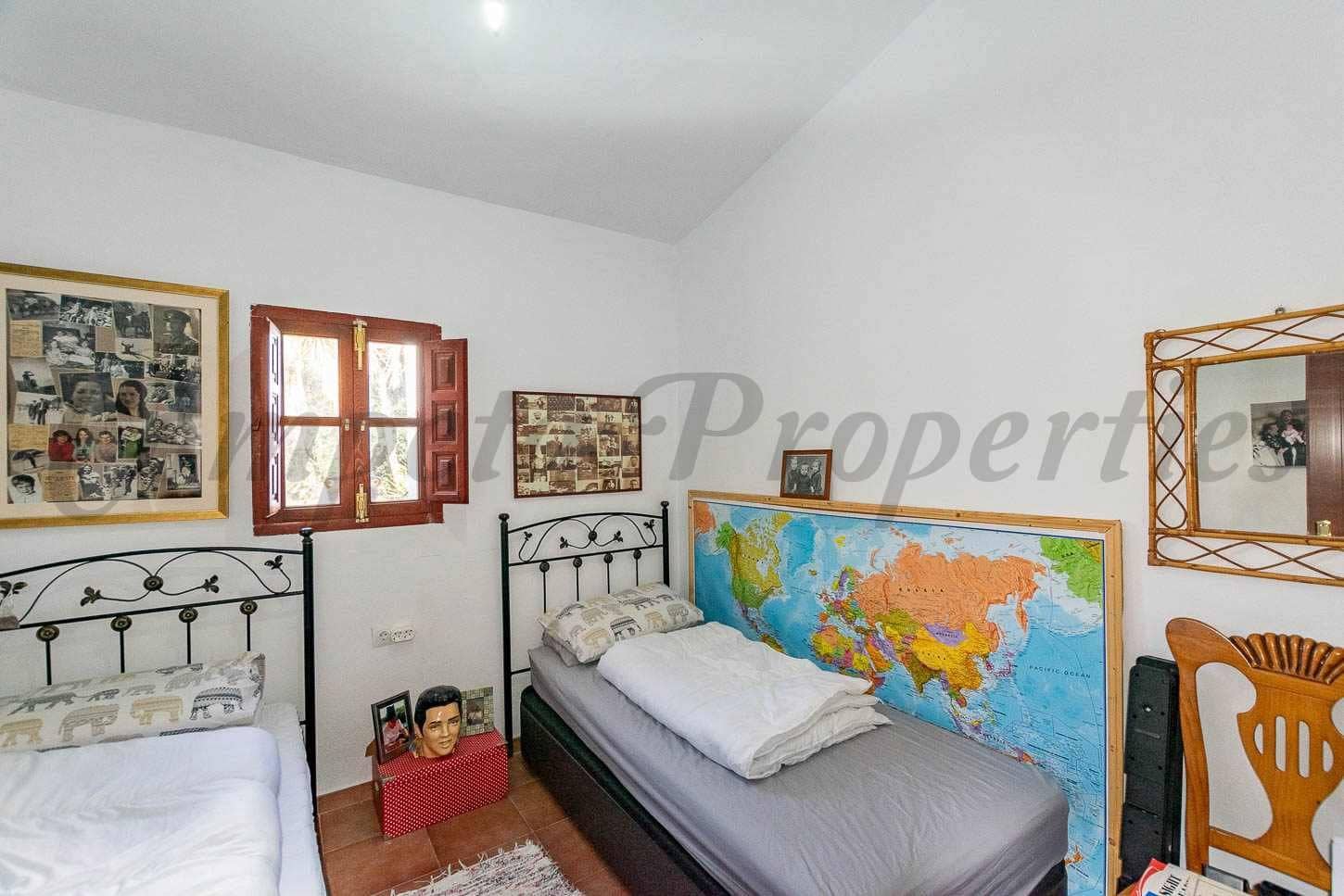 3 chambre Finca/Maison de Campagne à vendre à Archez avec garage - 310 000 € (Ref: 10075686)