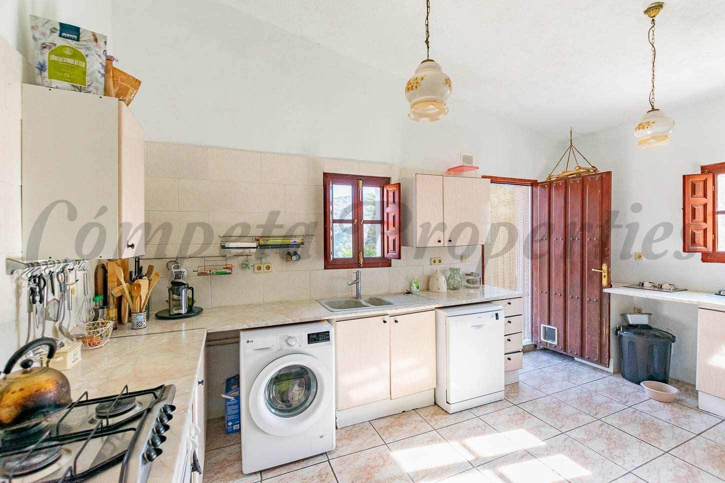 3 chambre Finca/Maison de Campagne à vendre à Archez avec garage - 310 000 € (Ref: 10075686)
