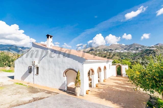 3 slaapkamer Finca/Landhuis te koop in Archez met garage - € 310.000 (Ref: 10075686)