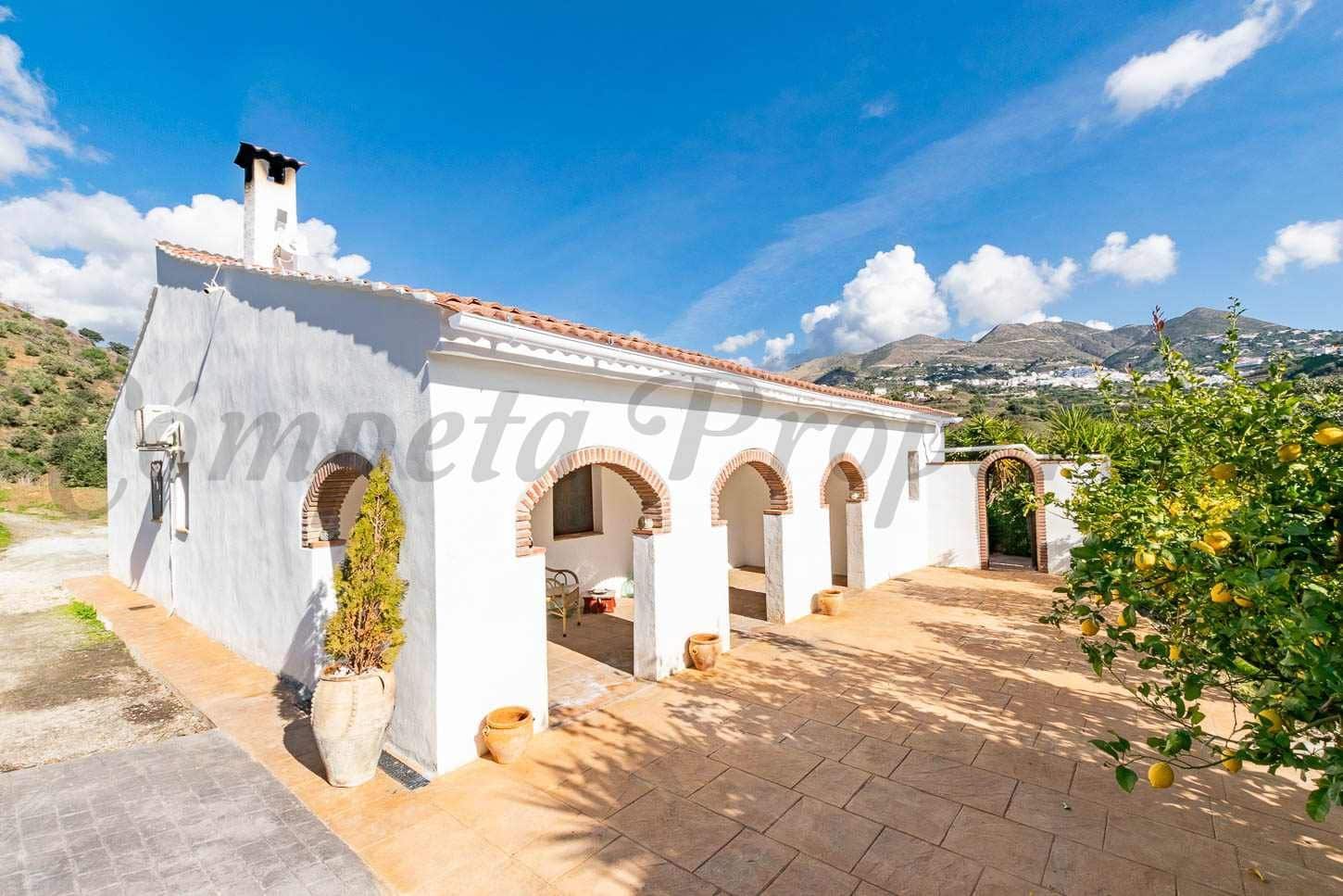 3 chambre Finca/Maison de Campagne à vendre à Archez avec garage - 310 000 € (Ref: 10075686)