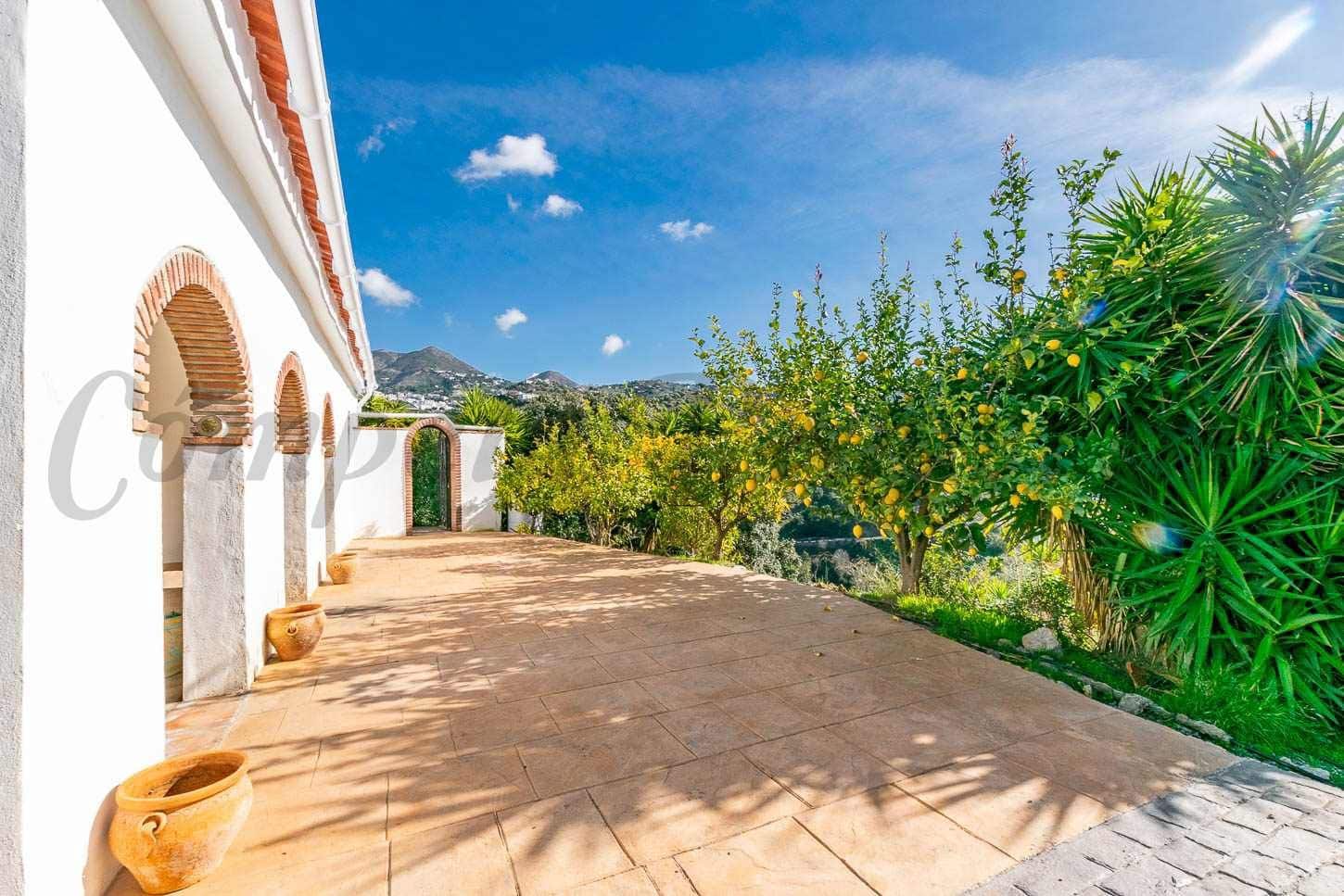 3 chambre Finca/Maison de Campagne à vendre à Archez avec garage - 310 000 € (Ref: 10075686)