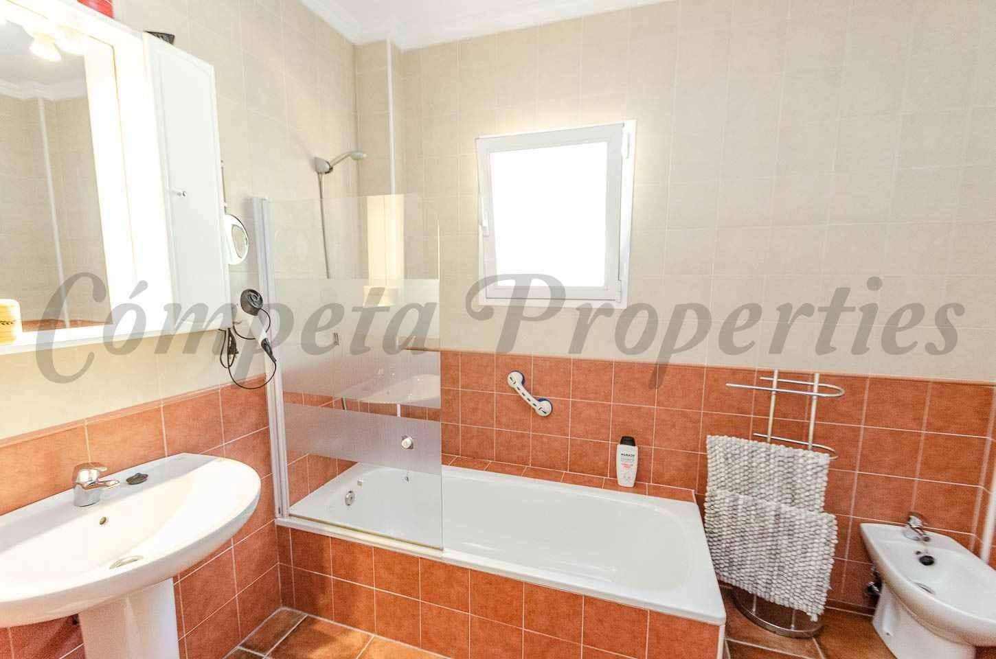 3 camera da letto Finca/Casa di Campagna in vendita in Competa con piscina garage - 525.000 € (Rif: 10075687)