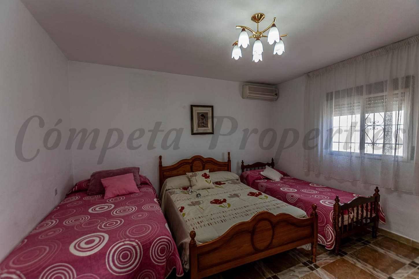 3 quarto Quinta/Casa Rural para venda em Macharaviaya com piscina garagem - 430 000 € (Ref: 10075688)