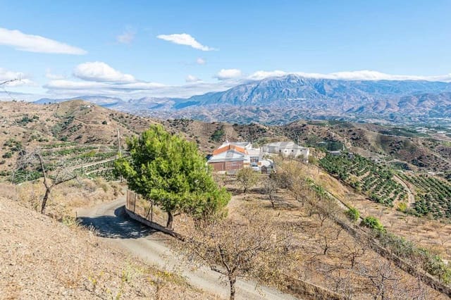 3 quarto Quinta/Casa Rural para venda em Macharaviaya com piscina garagem - 430 000 € (Ref: 10075688)