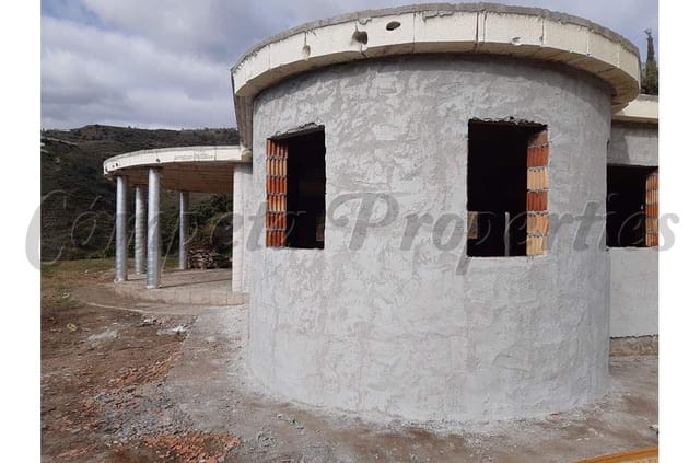 Finca/Hus på landet till salu i Sayalonga med pool - 300 000 € (Ref: 10075689)