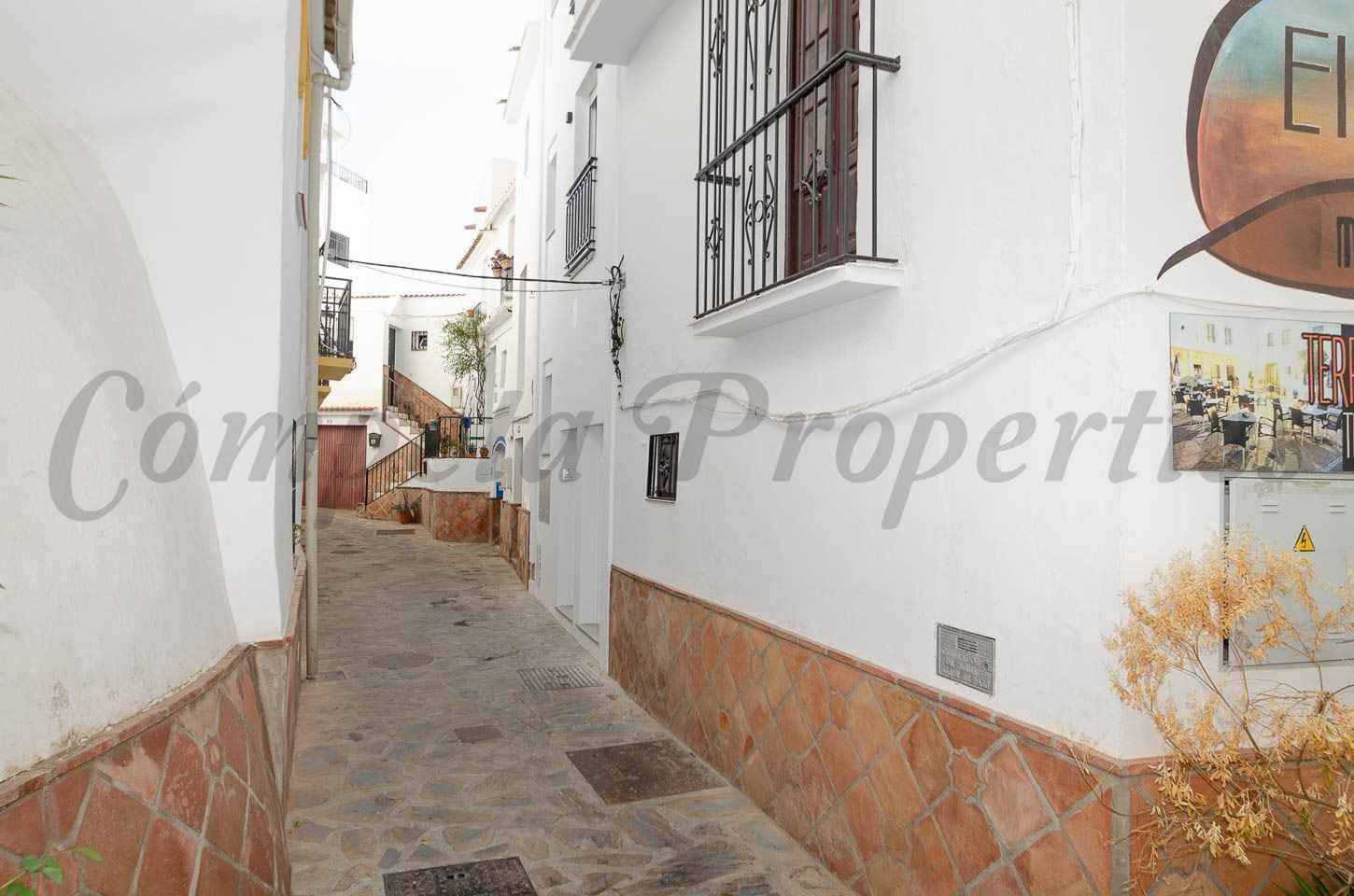 Commerciale da affittare in Competa - 1.300 € (Rif: 10075696)