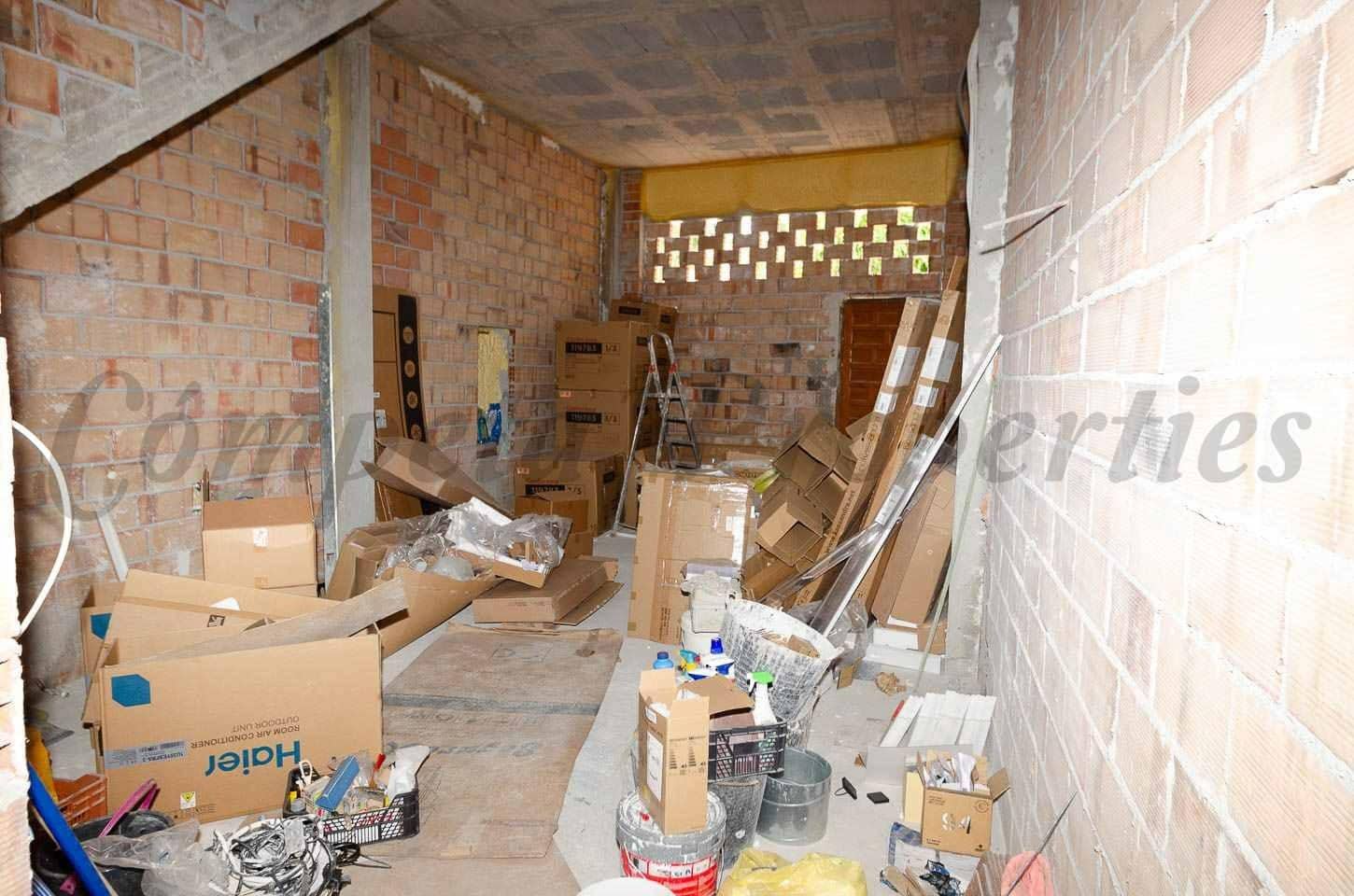 Commerciale da affittare in Competa - 1.300 € (Rif: 10075696)