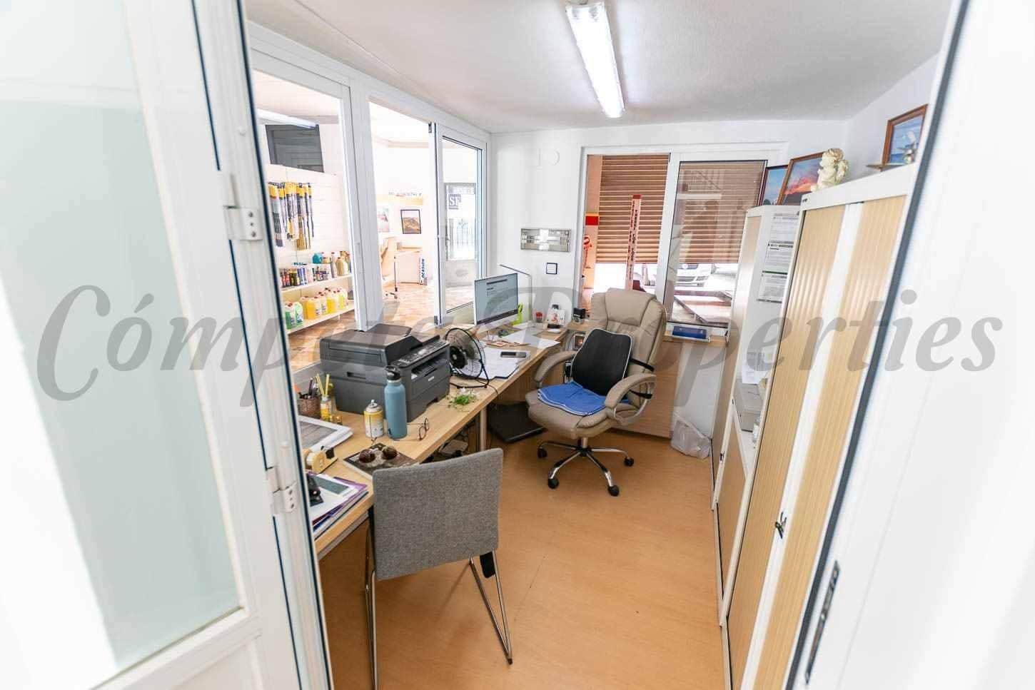 Commerciale da affittare in Competa - 1.400 € (Rif: 10075697)