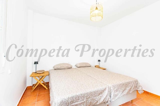 Apartamento de 3 habitaciones en Cómpeta en venta con piscina garaje - 249.000 € (Ref: 10075705)