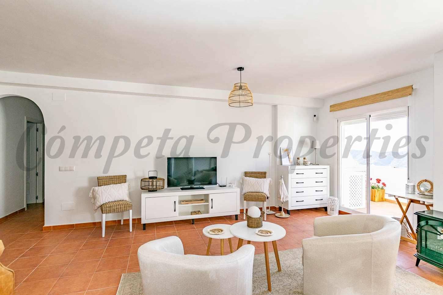 Apartamento de 3 habitaciones en Cómpeta en venta con piscina garaje - 249.000 € (Ref: 10075705)