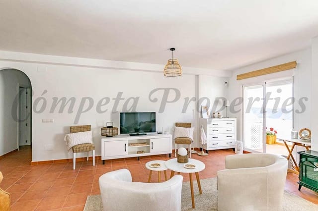 Apartamento de 3 habitaciones en Cómpeta en venta con piscina garaje - 249.000 € (Ref: 10075705)