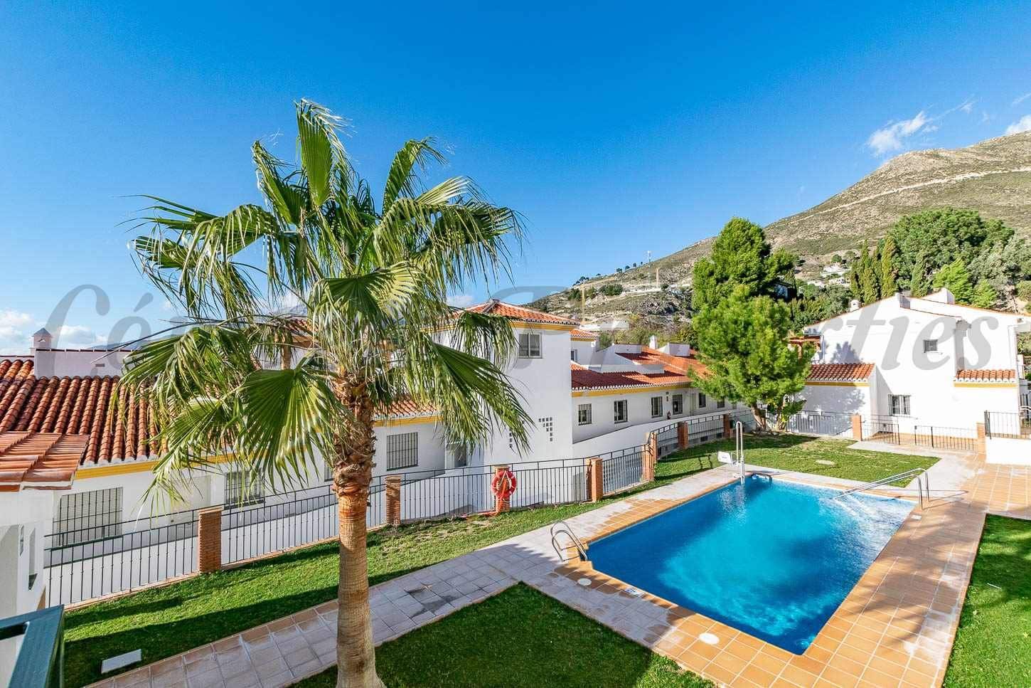 Apartamento de 3 habitaciones en Cómpeta en venta con piscina garaje - 249.000 € (Ref: 10075705)