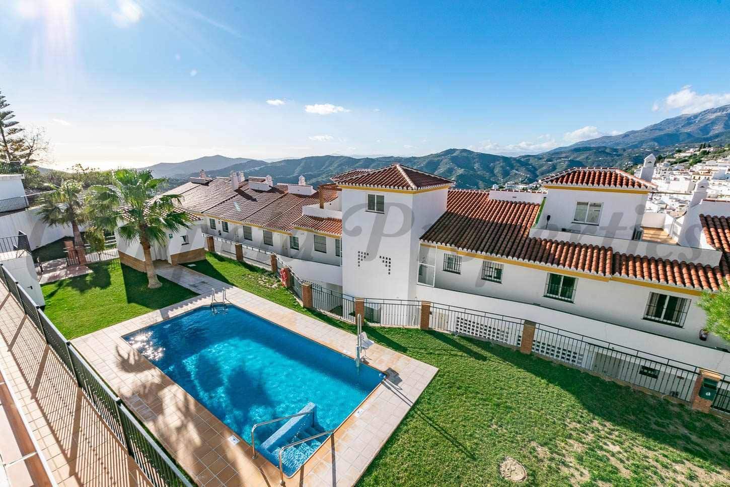 Apartamento de 3 habitaciones en Cómpeta en venta con piscina garaje - 249.000 € (Ref: 10075705)