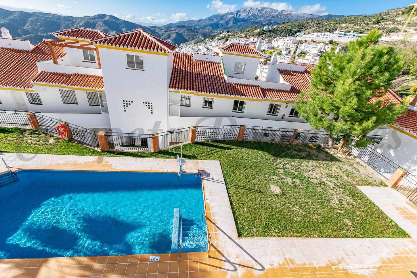 Apartamento de 3 habitaciones en Cómpeta en venta con piscina garaje - 249.000 € (Ref: 10075705)