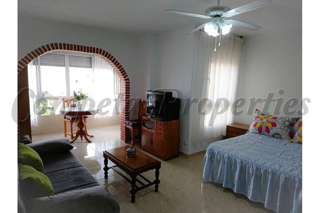 1 quarto Apartamento para arrendar em Torrox-Costa com piscina - 650 € (Ref: 10075707)