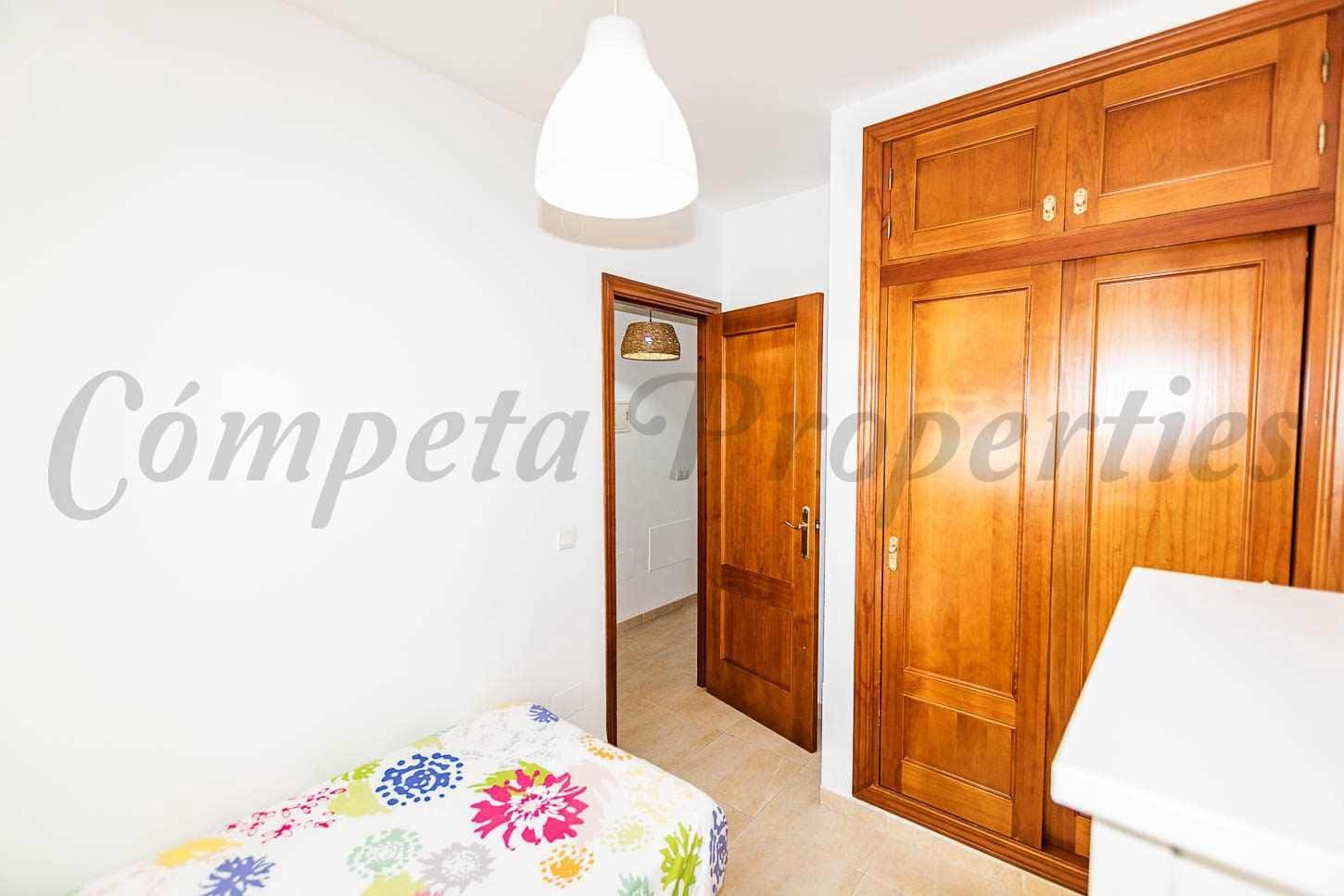 2 soverom Leilighet til leie i Nerja - € 900 (Ref: 10075709)