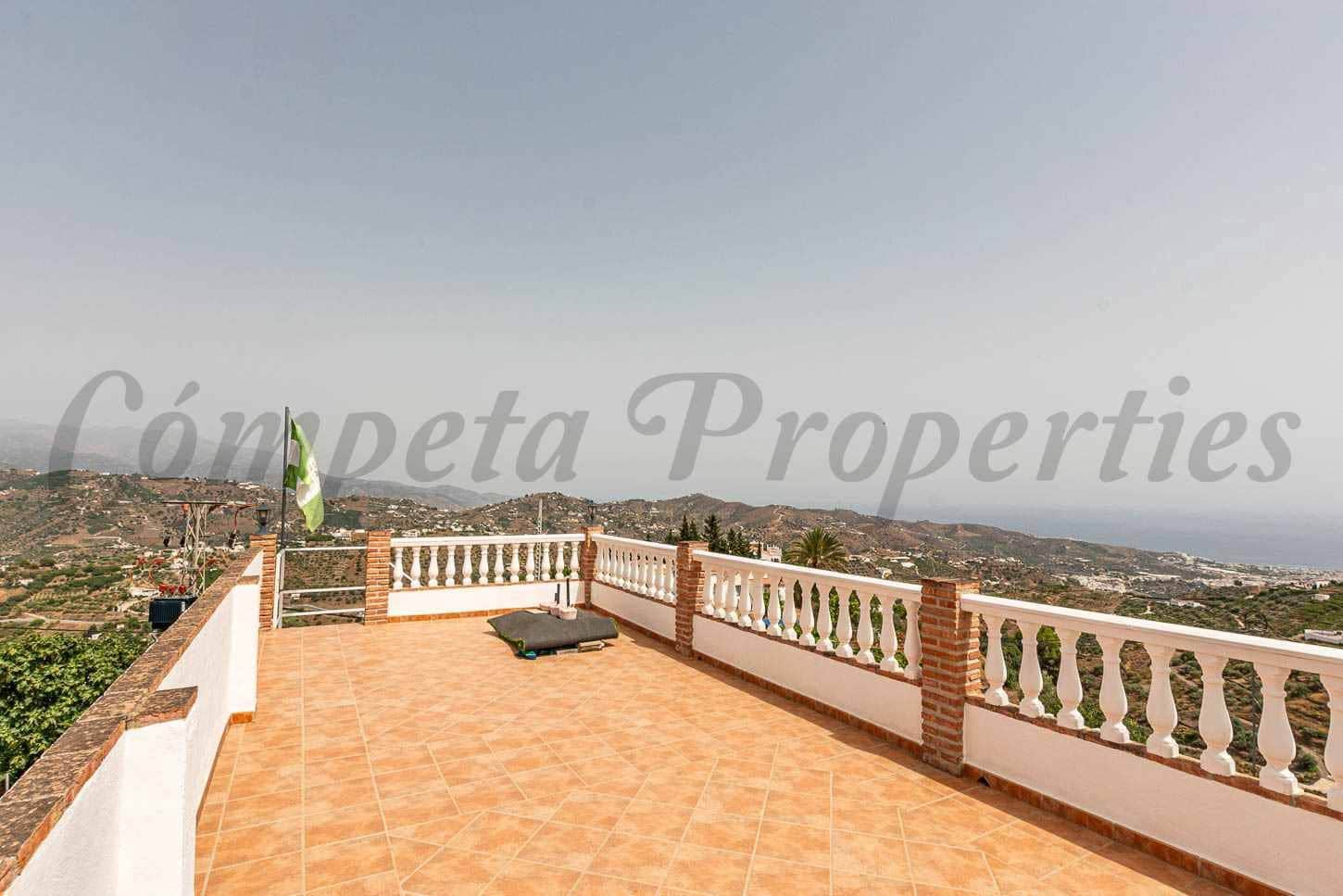 3 soveværelse Finca/Landehus til salg i Torrox med swimmingpool garage - € 290.500 (Ref: 10075710)