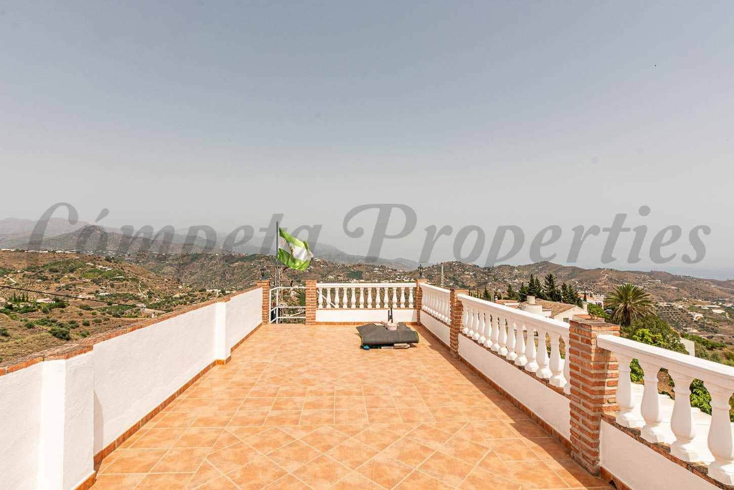 3 soveværelse Finca/Landehus til salg i Torrox med swimmingpool garage - € 290.500 (Ref: 10075710)