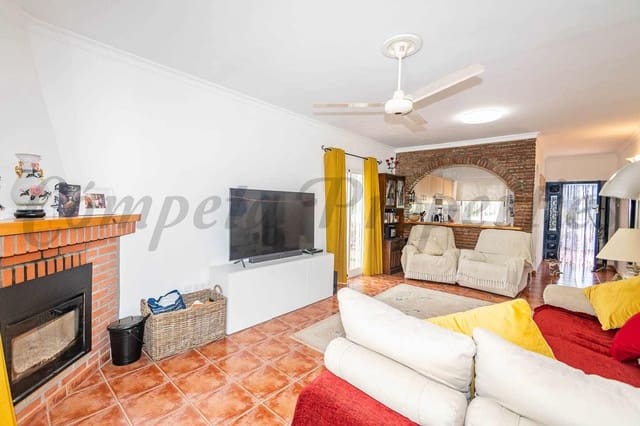 5 quarto Quinta/Casa Rural para venda em Torrox Pueblo, Torrox com piscina garagem - 460 000 € (Ref: 10075711)