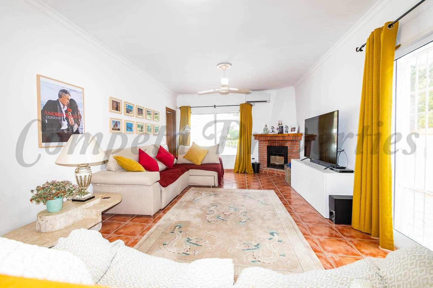 5 soveværelse Finca/Landehus til salg i Torrox med swimmingpool garage - € 460.000 (Ref: 10075711)
