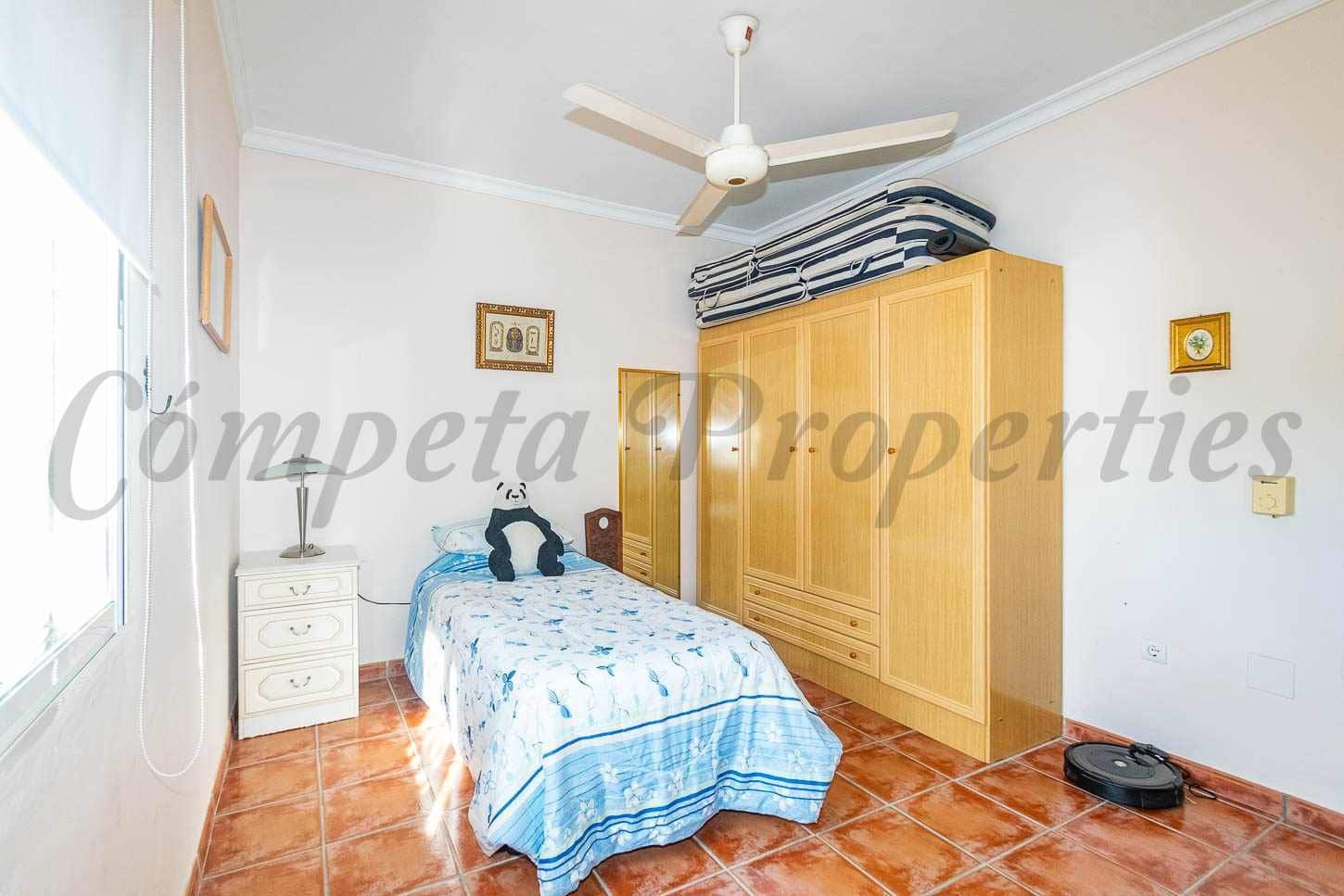 5 soveværelse Finca/Landehus til salg i Torrox med swimmingpool garage - € 460.000 (Ref: 10075711)