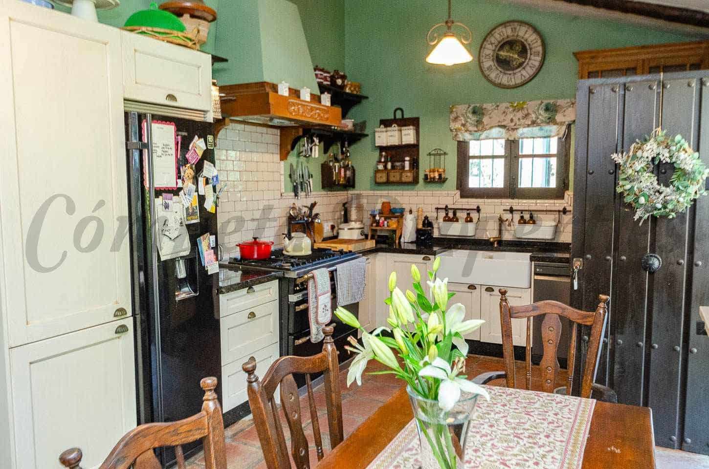 3 chambre Finca/Maison de Campagne à vendre à Archez avec piscine garage - 375 000 € (Ref: 10075713)